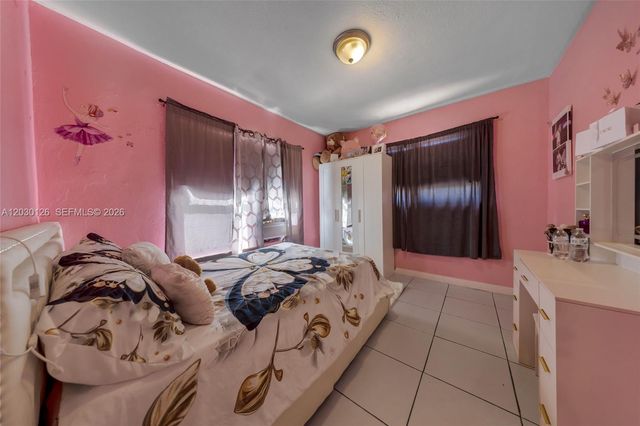 1035 NW 4th St, Miami, FL 33128