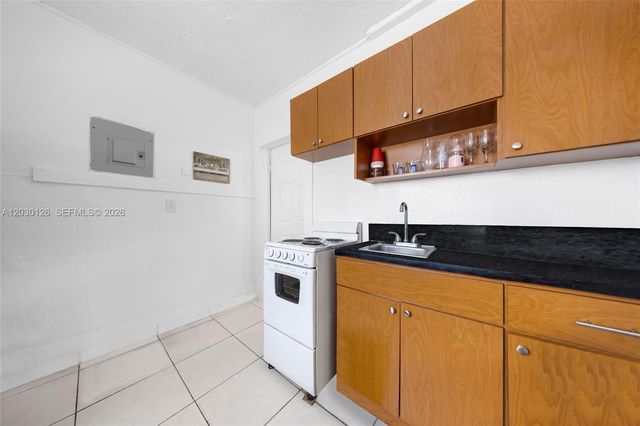 1035 NW 4th St, Miami, FL 33128