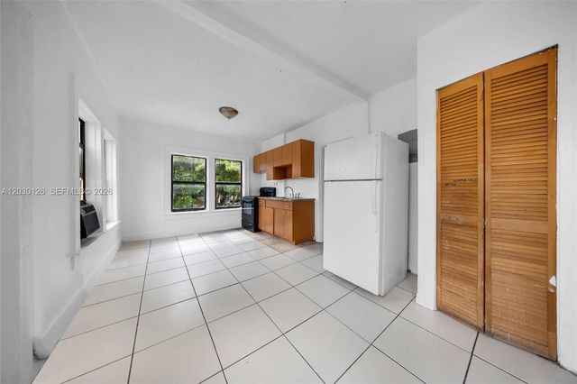 1035 NW 4th St, Miami, FL 33128