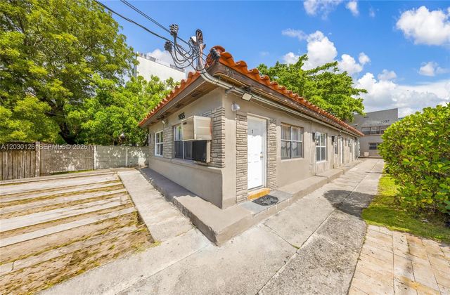 1035 NW 4th St, Miami, FL 33128