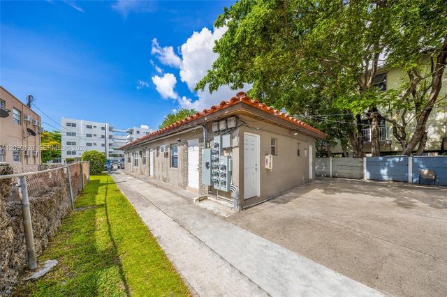 1035 NW 4th St, Miami, FL 33128
