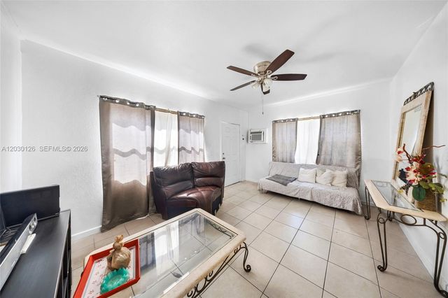 1035 NW 4th St, Miami, FL 33128