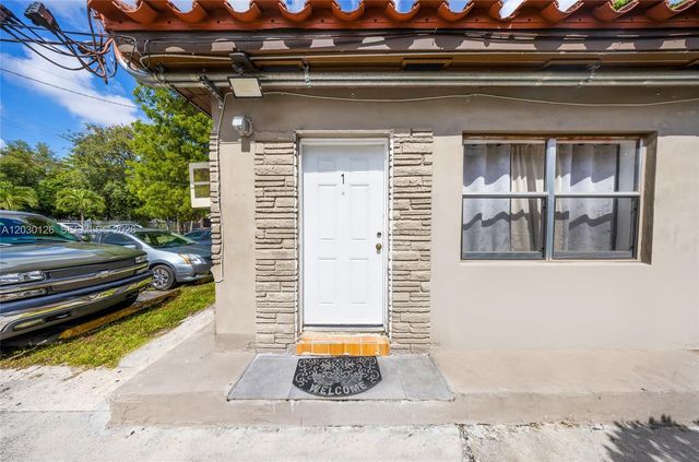 1035 NW 4th St, Miami, FL 33128