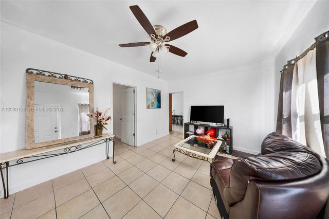 1035 NW 4th St, Miami, FL 33128