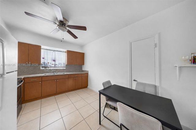 1035 NW 4th St, Miami, FL 33128
