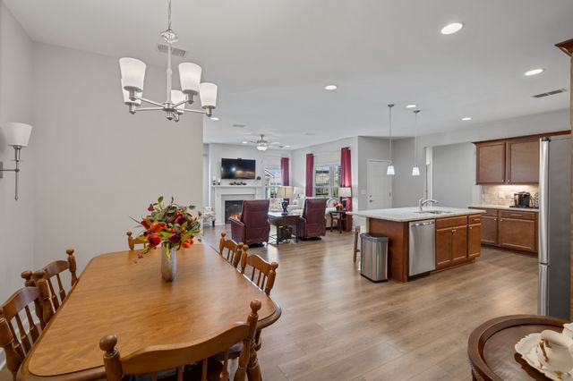 2436 Stonecenter Ln, Murfreesboro, TN 37128