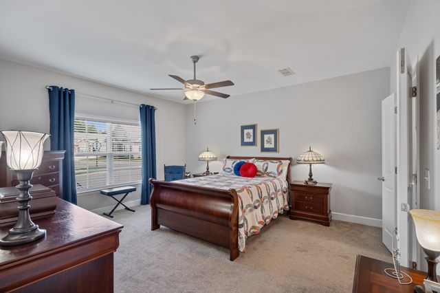 2436 Stonecenter Ln, Murfreesboro, TN 37128