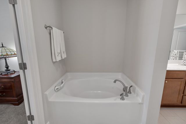 2436 Stonecenter Ln, Murfreesboro, TN 37128