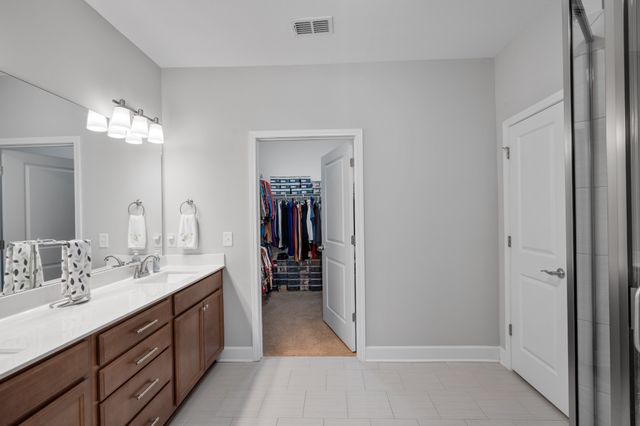2436 Stonecenter Ln, Murfreesboro, TN 37128