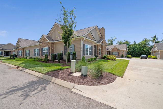 2436 Stonecenter Ln, Murfreesboro, TN 37128