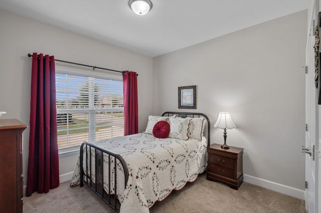 2436 Stonecenter Ln, Murfreesboro, TN 37128