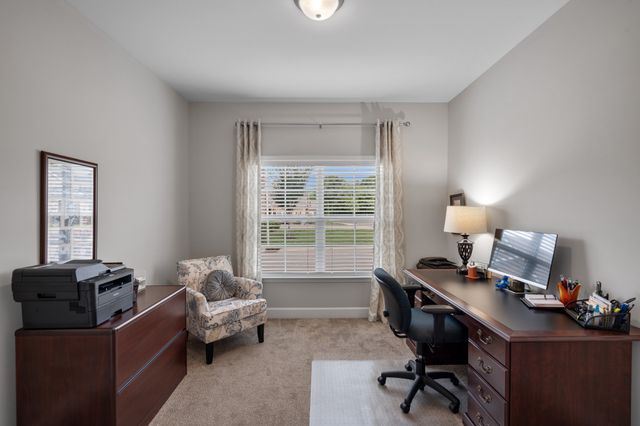 2436 Stonecenter Ln, Murfreesboro, TN 37128