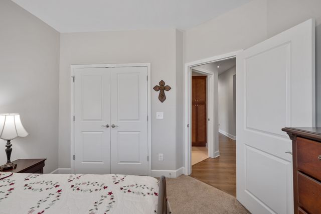 2436 Stonecenter Ln, Murfreesboro, TN 37128