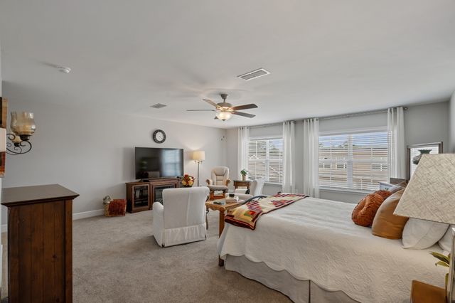 2436 Stonecenter Ln, Murfreesboro, TN 37128