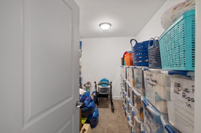 2436 Stonecenter Ln, Murfreesboro, TN 37128