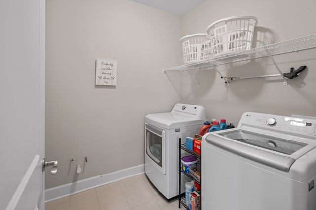 2436 Stonecenter Ln, Murfreesboro, TN 37128