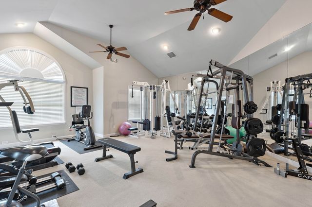 2436 Stonecenter Ln, Murfreesboro, TN 37128