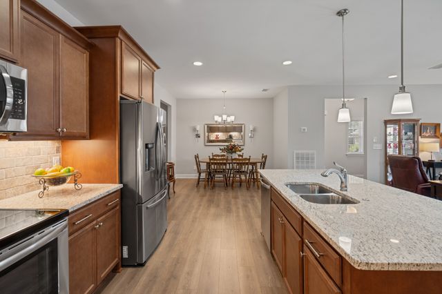 2436 Stonecenter Ln, Murfreesboro, TN 37128