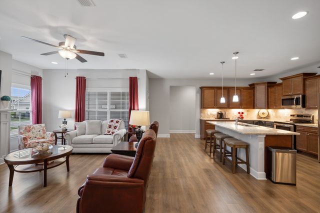 2436 Stonecenter Ln, Murfreesboro, TN 37128