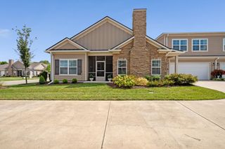 2436 Stonecenter Ln, Murfreesboro, TN 37128