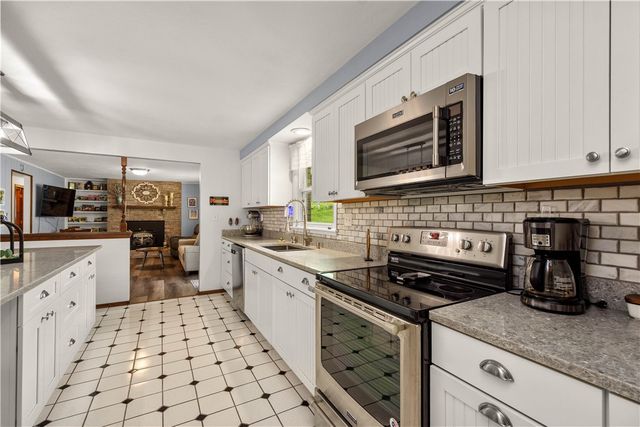 538 Old Hickory Ridge Rd, Chartiers, PA 15301