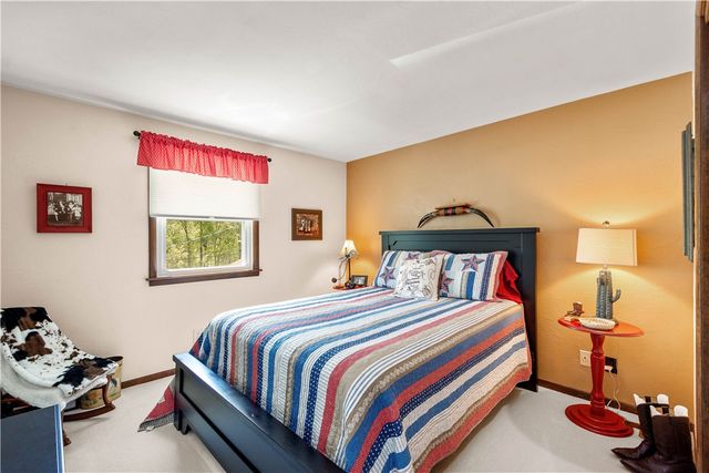 538 Old Hickory Ridge Rd, Chartiers, PA 15301