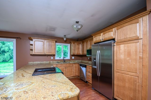 35 Glenwood Dr, Montville Twp., NJ 07045