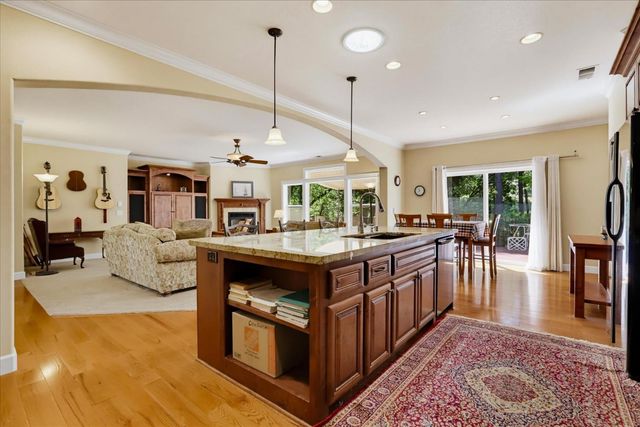 22005 Farrier Ct, Foresthill, CA 95631