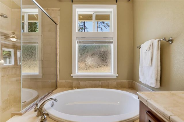 22005 Farrier Ct, Foresthill, CA 95631