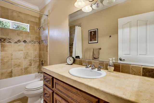 22005 Farrier Ct, Foresthill, CA 95631