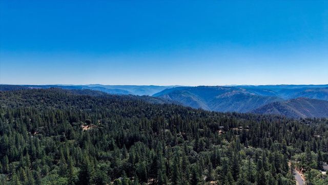 22005 Farrier Ct, Foresthill, CA 95631