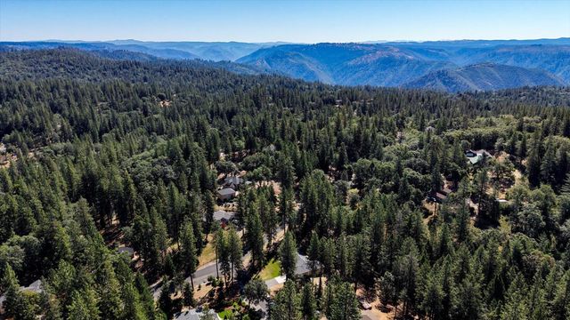 22005 Farrier Ct, Foresthill, CA 95631