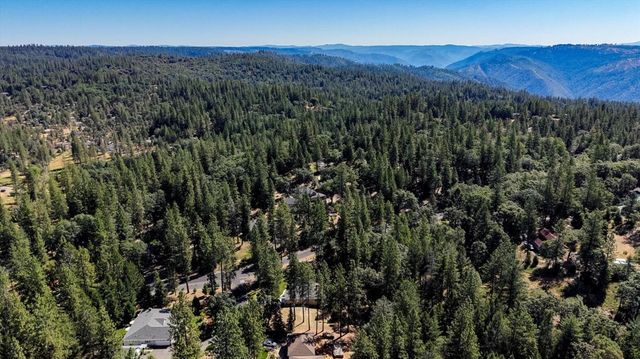 22005 Farrier Ct, Foresthill, CA 95631