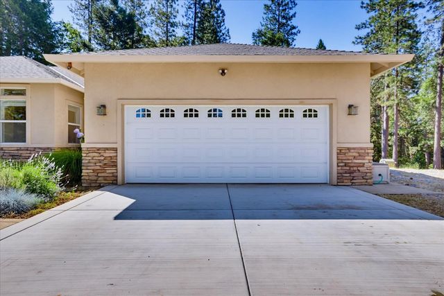 22005 Farrier Ct, Foresthill, CA 95631