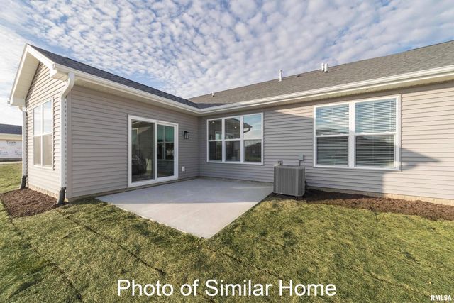 301 E DONAHUE Street, Eldridge, IA 52748