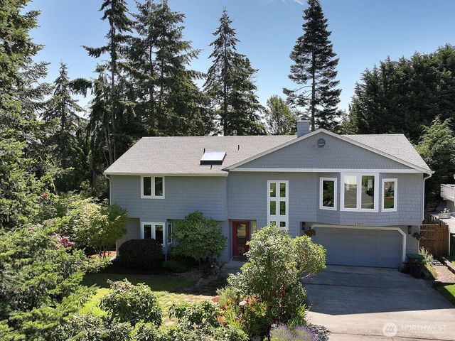 2130 Fairway Lane, Oak Harbor, WA 98277