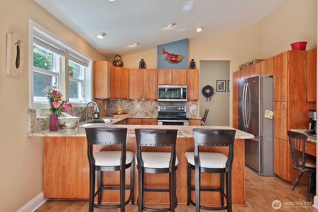 2130 Fairway Lane, Oak Harbor, WA 98277