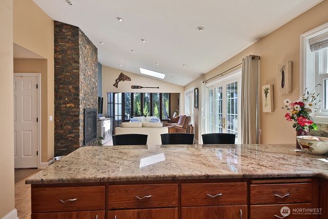2130 Fairway Lane, Oak Harbor, WA 98277