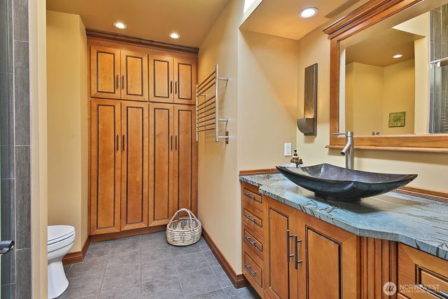 2130 Fairway Lane, Oak Harbor, WA 98277