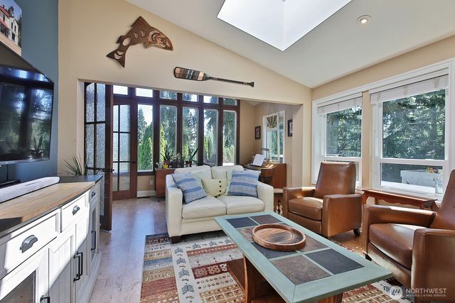 2130 Fairway Lane, Oak Harbor, WA 98277