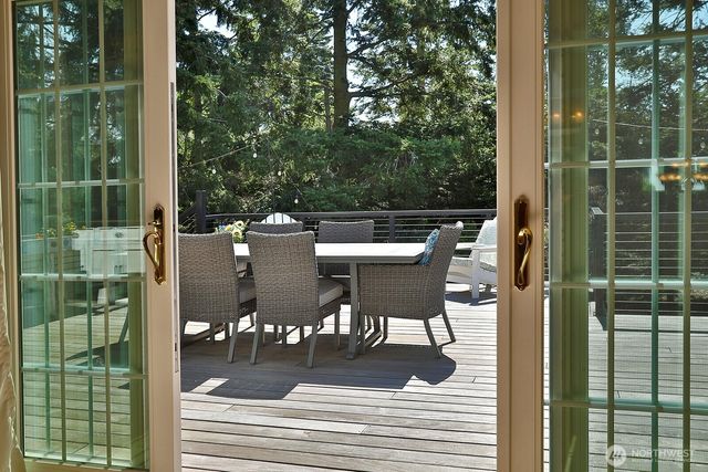2130 Fairway Lane, Oak Harbor, WA 98277