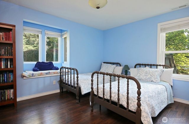 2130 Fairway Lane, Oak Harbor, WA 98277