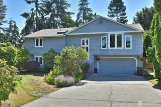 2130 Fairway Lane, Oak Harbor, WA 98277