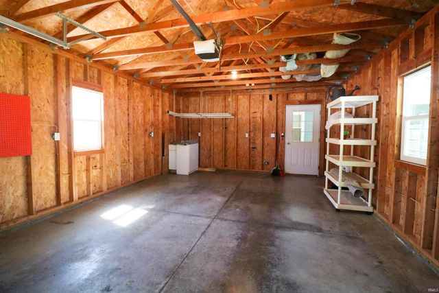 2416 W Memorial Drive, Muncie, IN 47302
