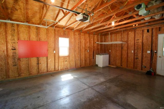 2416 W Memorial Drive, Muncie, IN 47302
