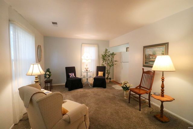 2416 W Memorial Drive, Muncie, IN 47302