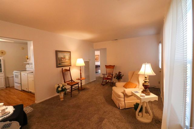 2416 W Memorial Drive, Muncie, IN 47302