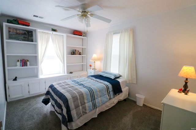 2416 W Memorial Drive, Muncie, IN 47302