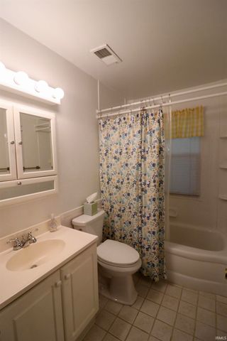 2416 W Memorial Drive, Muncie, IN 47302