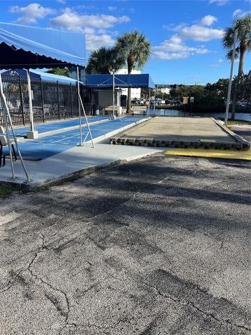 4751 NW 21st St 4P, Fort Lauderdale, FL 33313